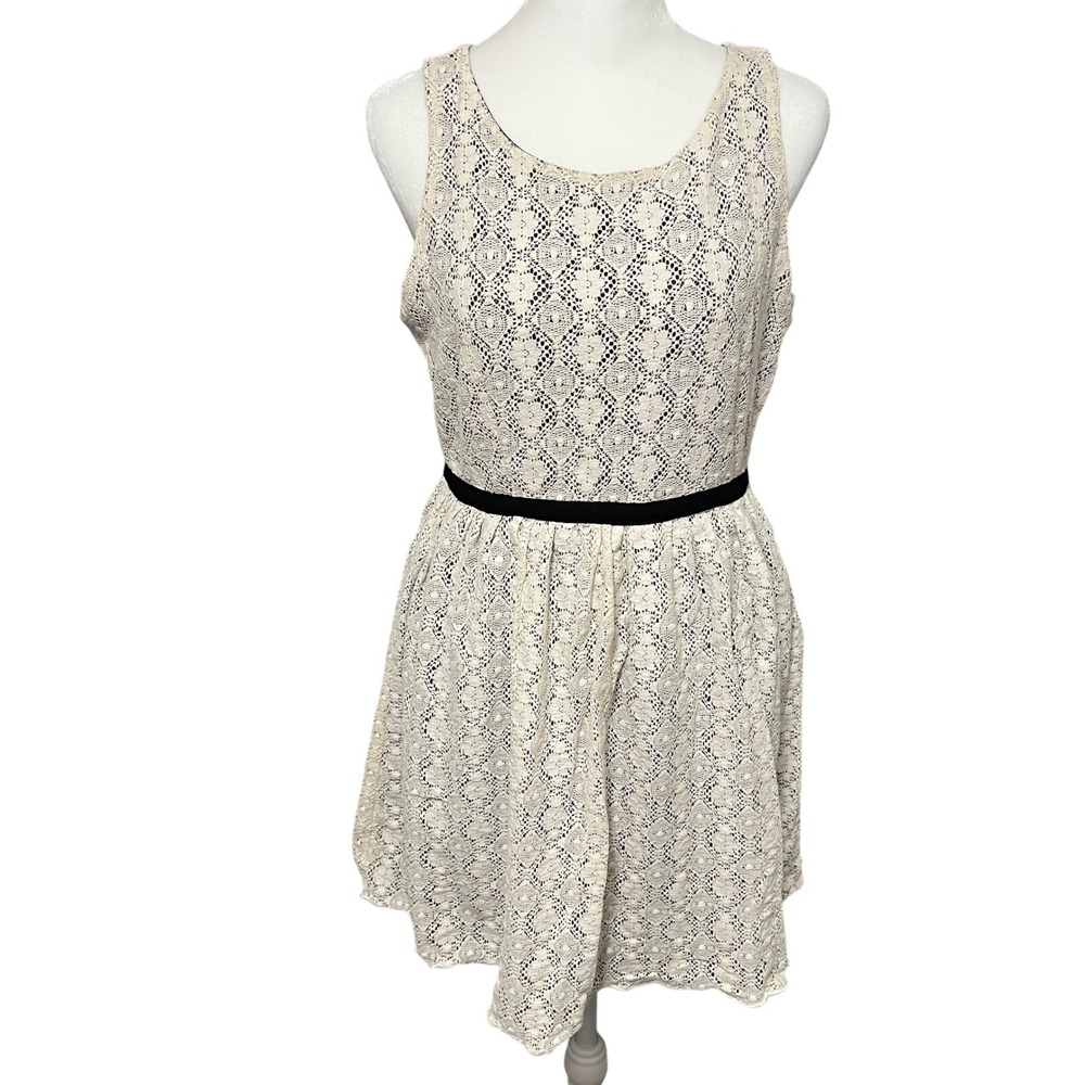 Forever 21 Babydoll Ivory Lace Dress Black Belt Sleeveless Summer Dress‎ Medium